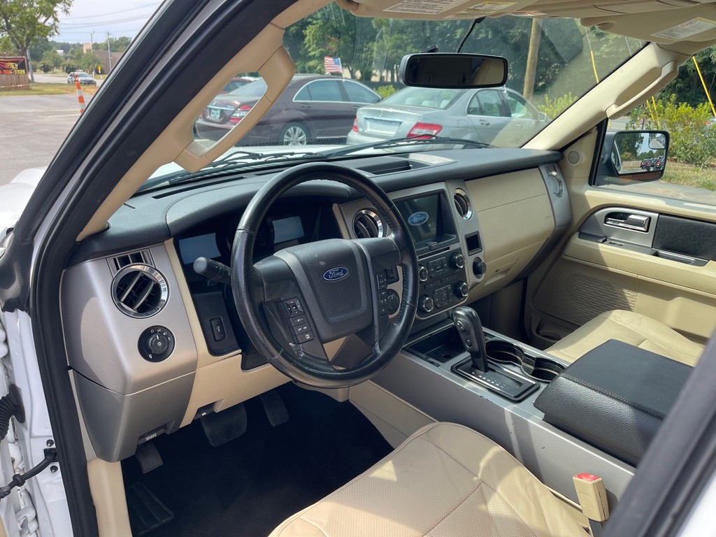 2017 Ford Expedition Image 8
