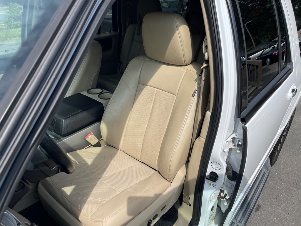 2017 Ford Expedition Image 9