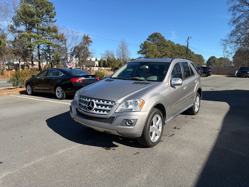 2009 Mercedes-Benz M-Class Image 2