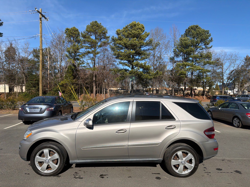 2009 Mercedes-Benz M-Class Image 3