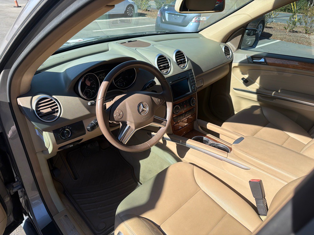 2009 Mercedes-Benz M-Class Image 8