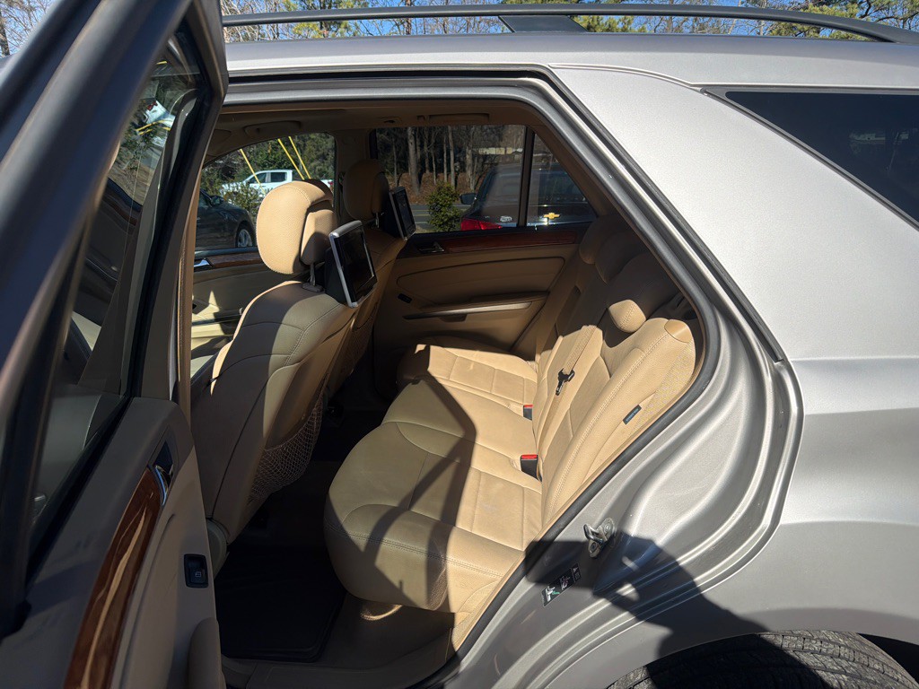2009 Mercedes-Benz M-Class Image 11