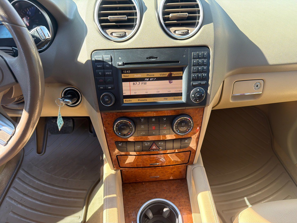2009 Mercedes-Benz M-Class Image 19