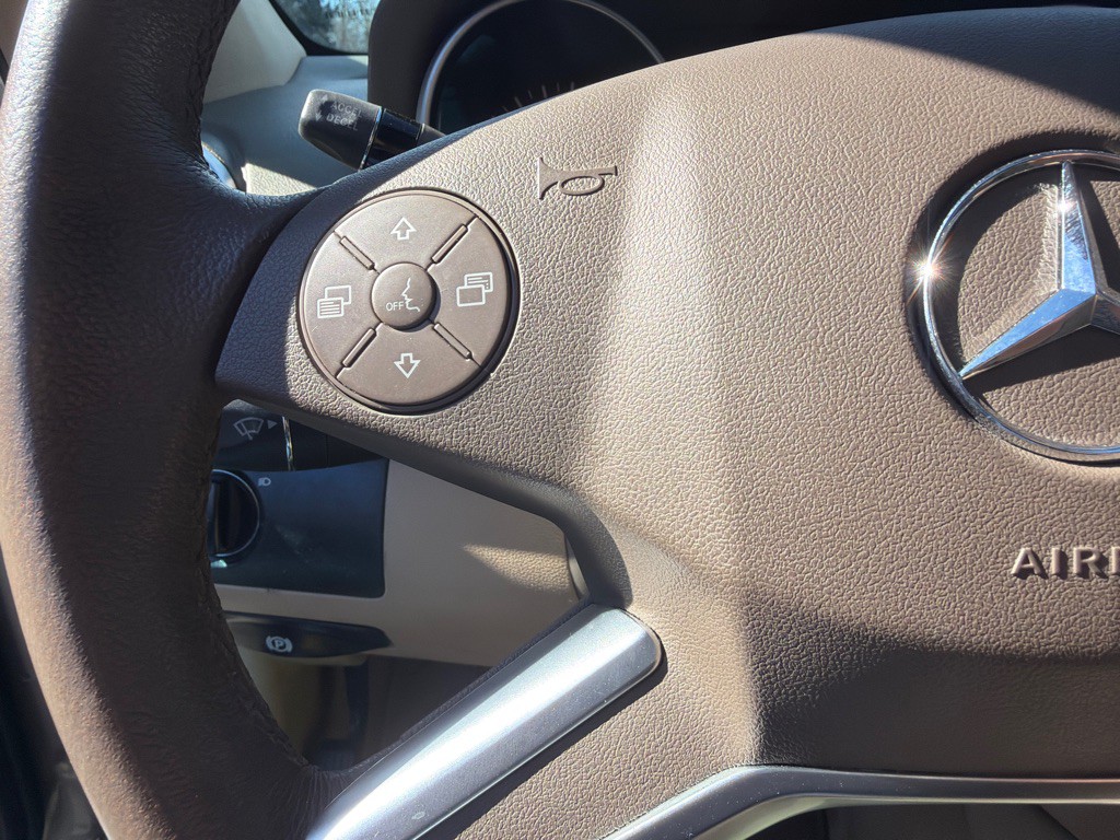 2009 Mercedes-Benz M-Class Image 23