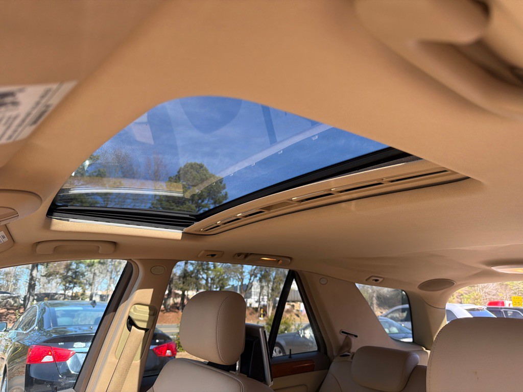 2009 Mercedes-Benz M-Class Image 25