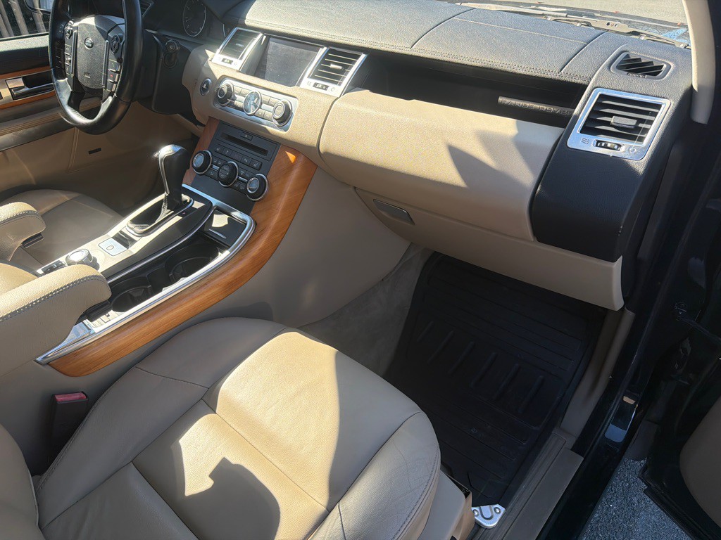 2011 Land Rover Range Rover Sport Image 14