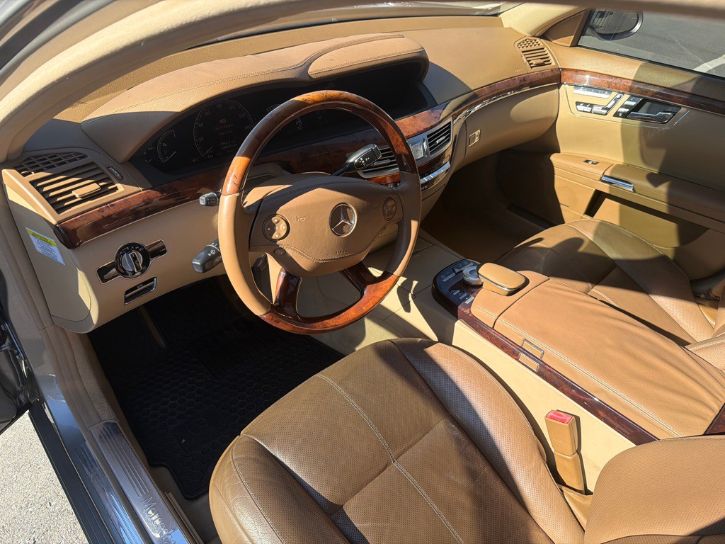 2009 Mercedes-Benz S-Class Image 8