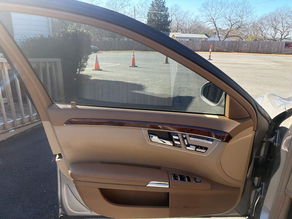 2009 Mercedes-Benz S-Class Image 10