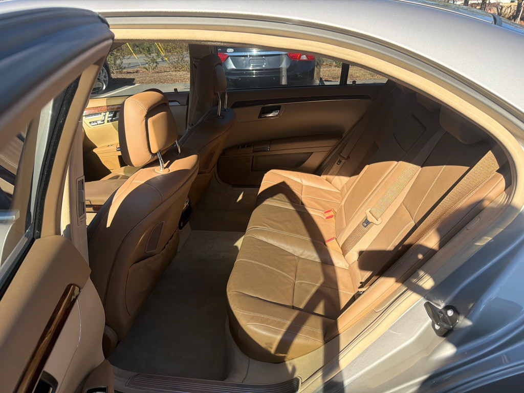 2009 Mercedes-Benz S-Class Image 11