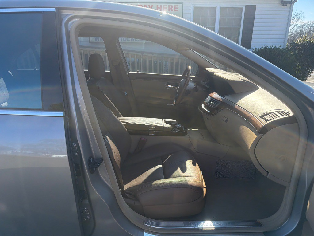 2009 Mercedes-Benz S-Class Image 13
