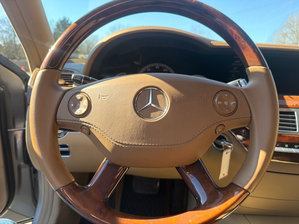 2009 Mercedes-Benz S-Class Image 21