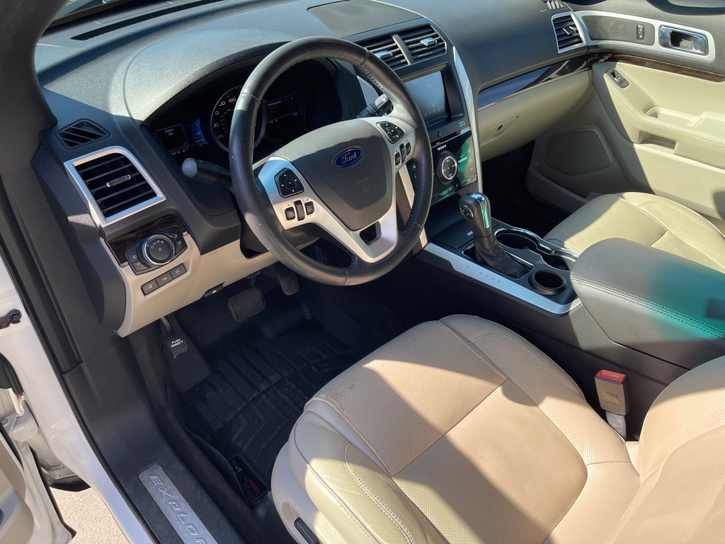 2015 Ford Explorer Image 8