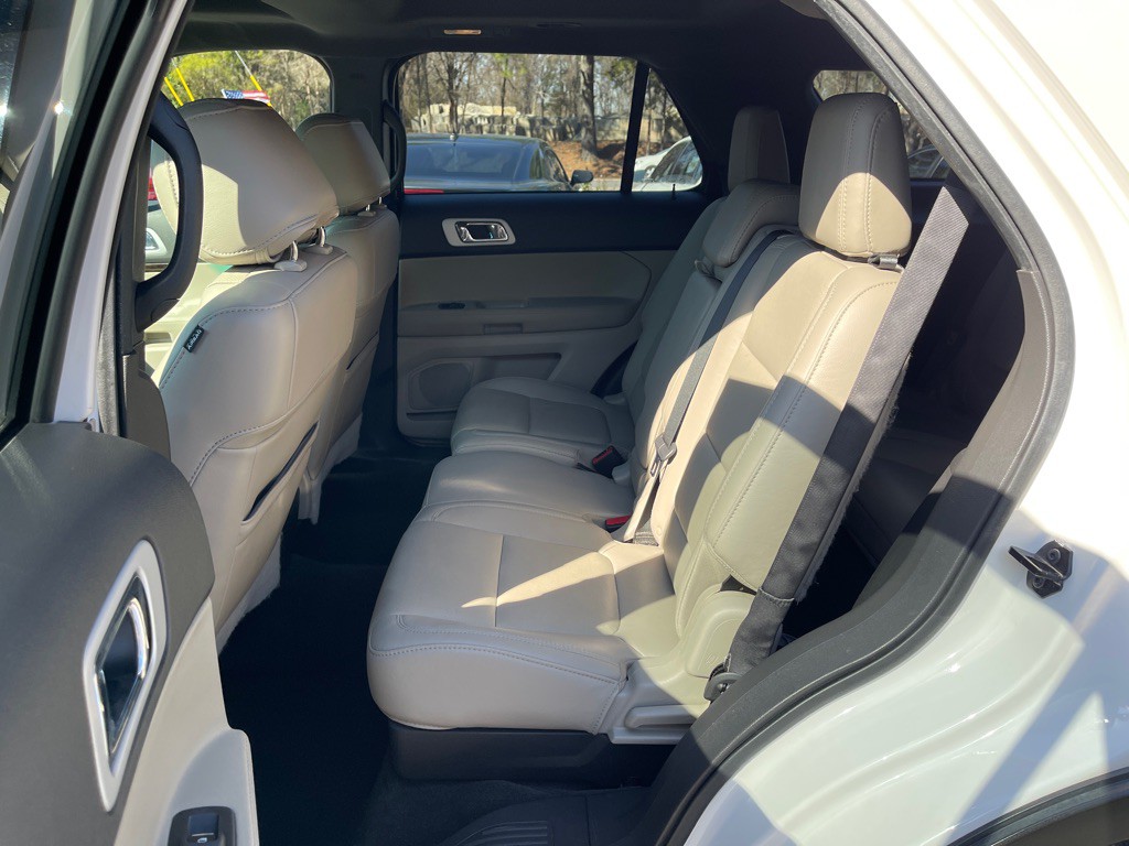 2015 Ford Explorer Image 11