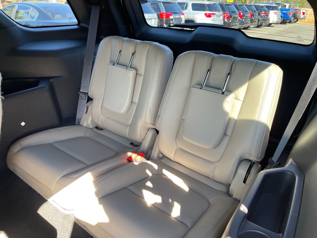 2015 Ford Explorer Image 12