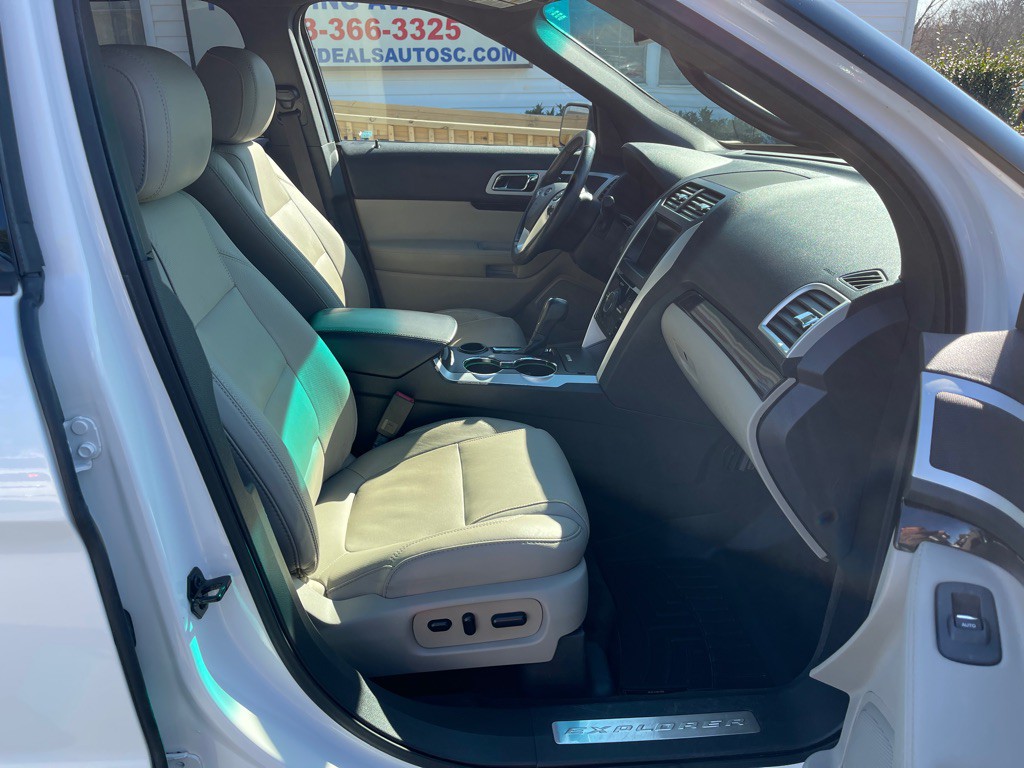 2015 Ford Explorer Image 14