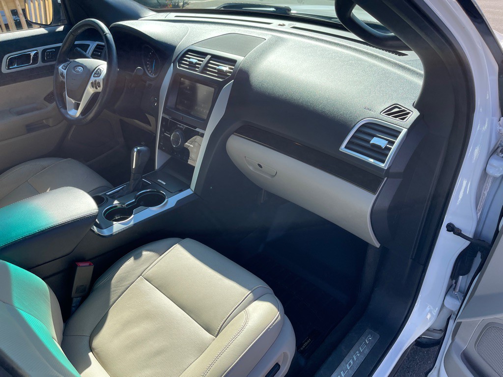 2015 Ford Explorer Image 15