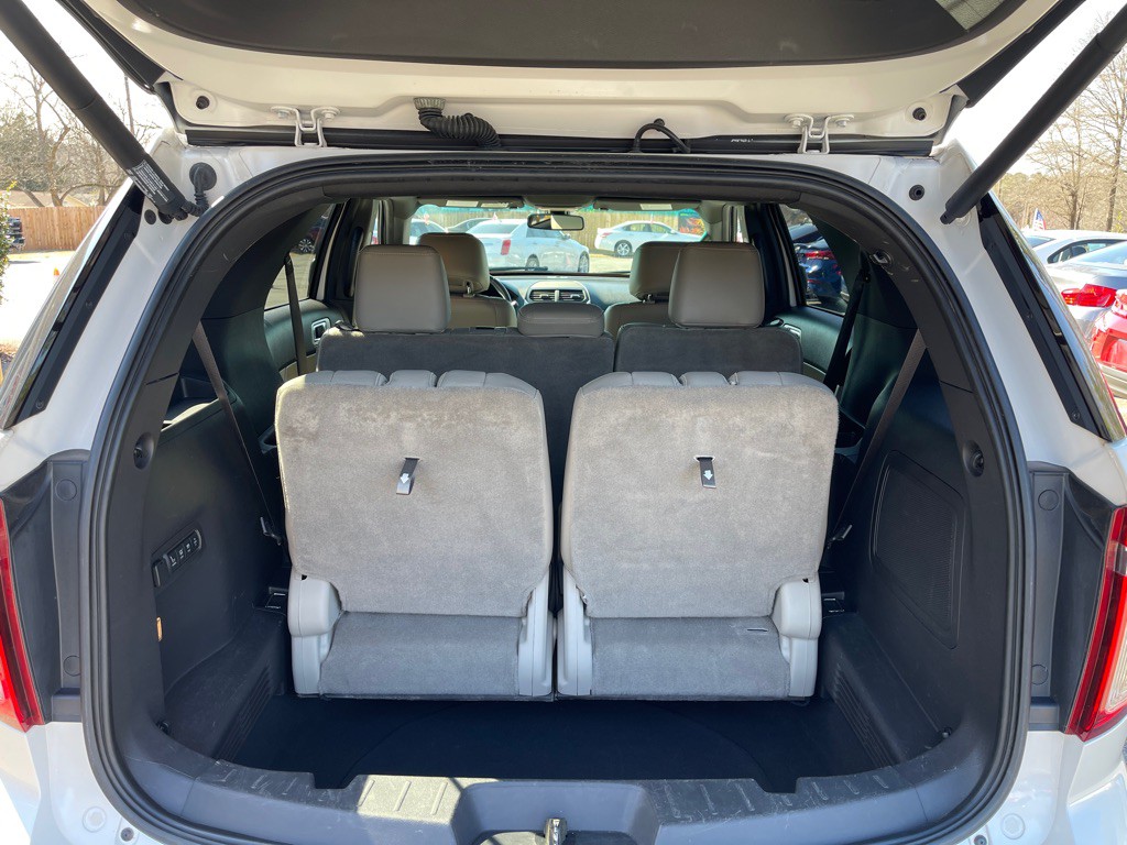 2015 Ford Explorer Image 18