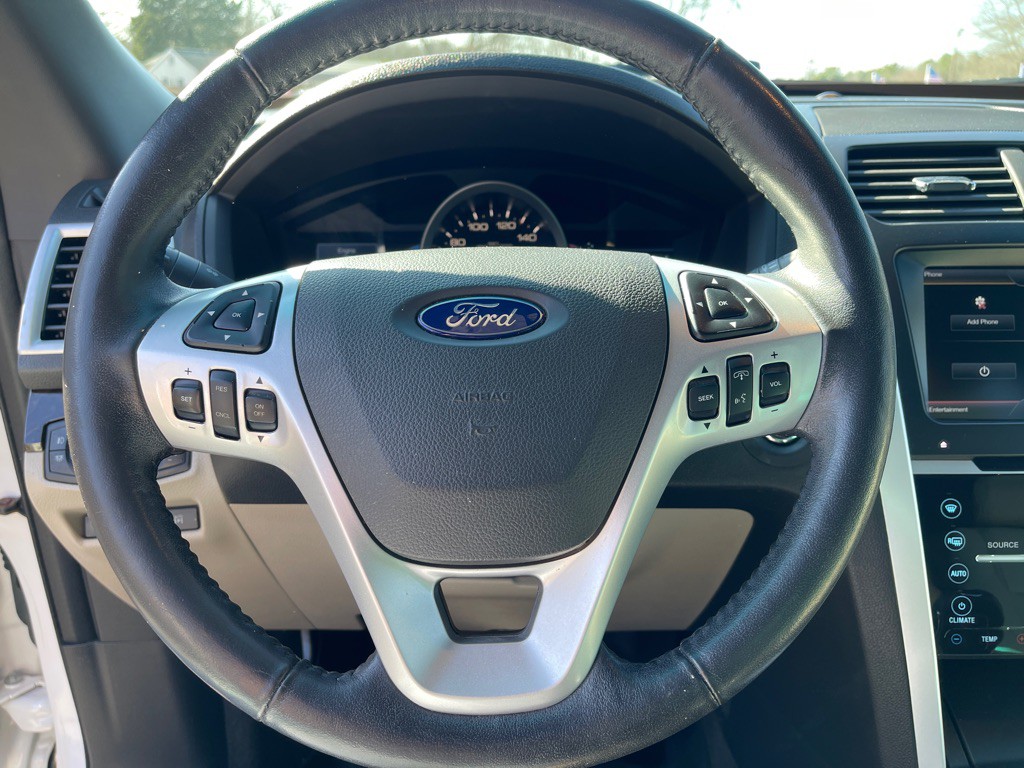 2015 Ford Explorer Image 22