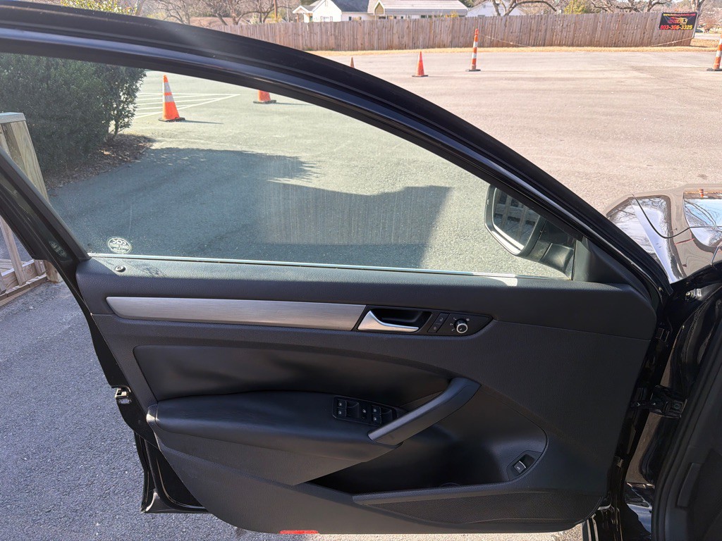 2014 Volkswagen Passat Image 10