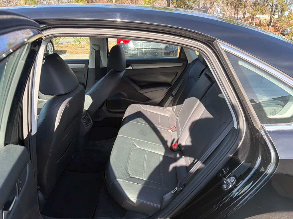 2014 Volkswagen Passat Image 11