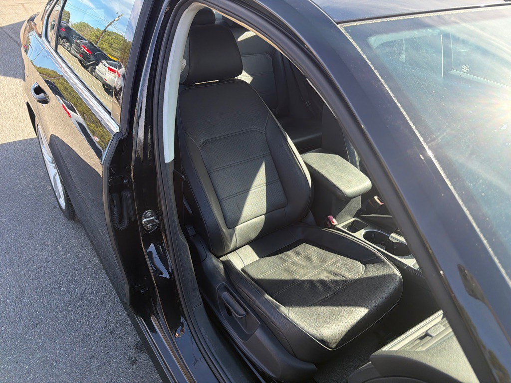 2014 Volkswagen Passat Image 15