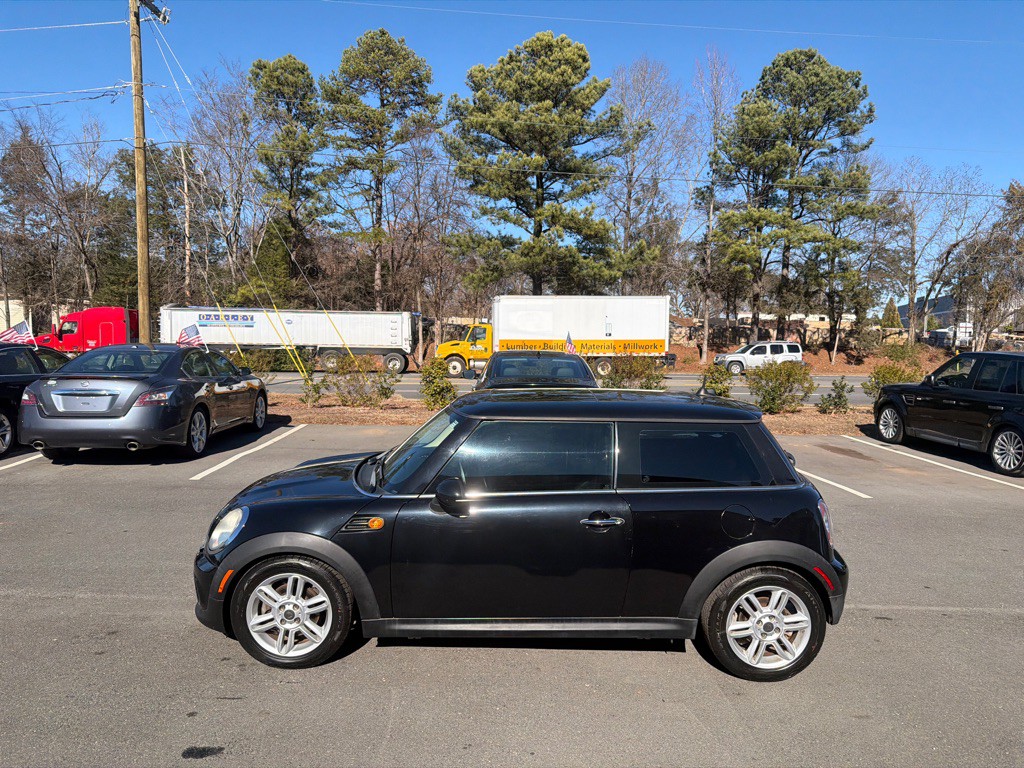 2012 MINI Cooper Image 3