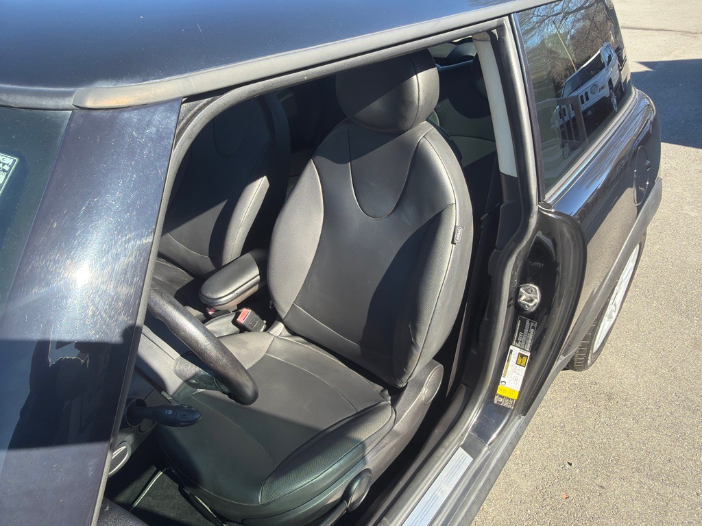 2012 MINI Cooper Image 9