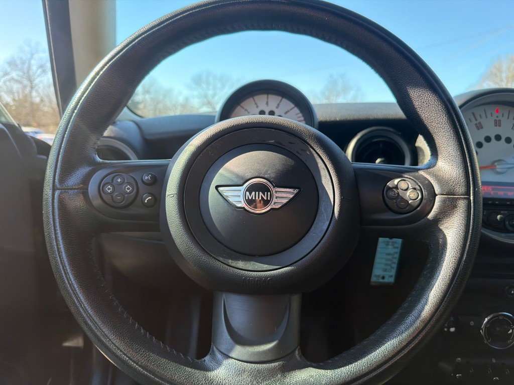 2012 MINI Cooper Image 20
