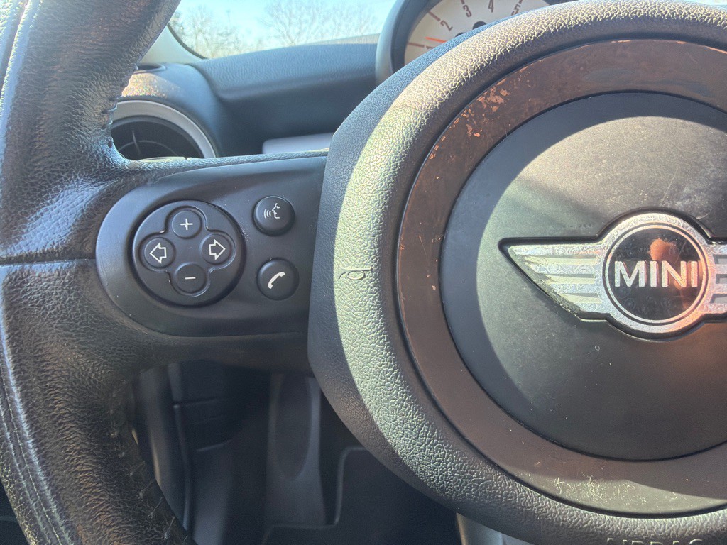 2012 MINI Cooper Image 21
