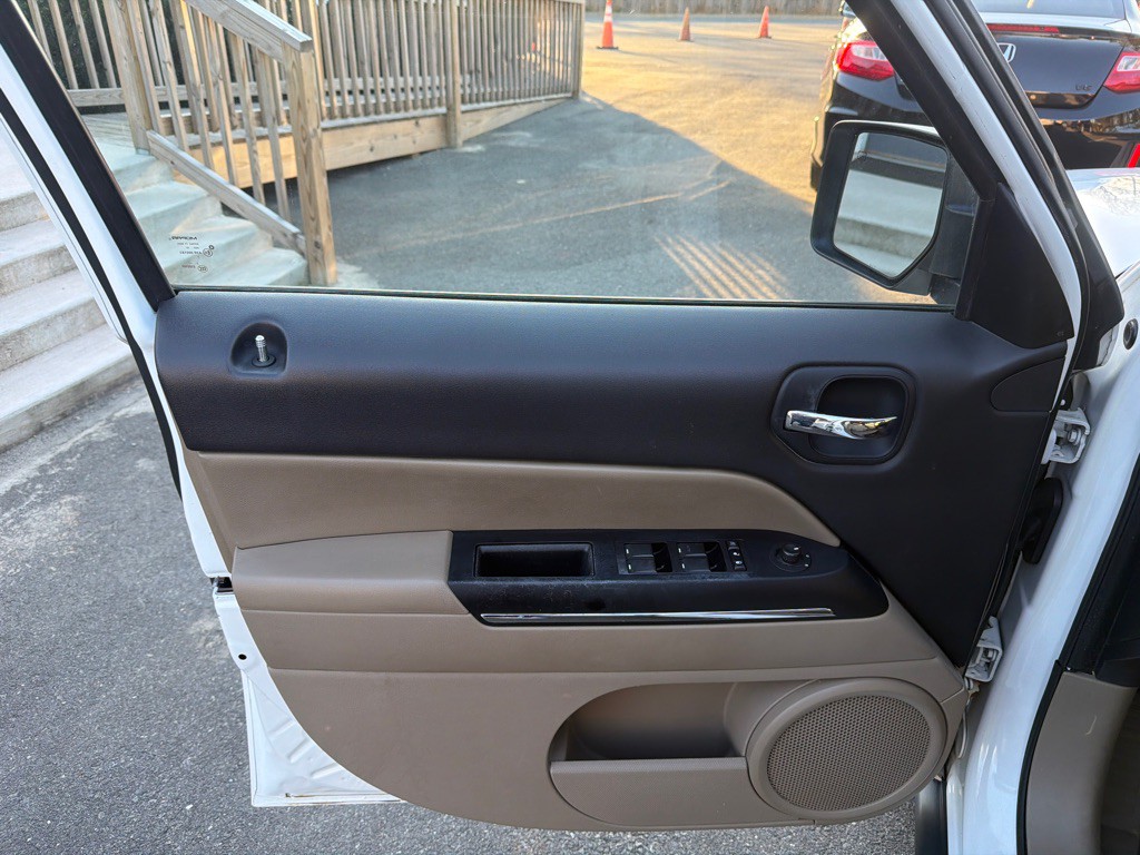 2013 Jeep Patriot Image 10