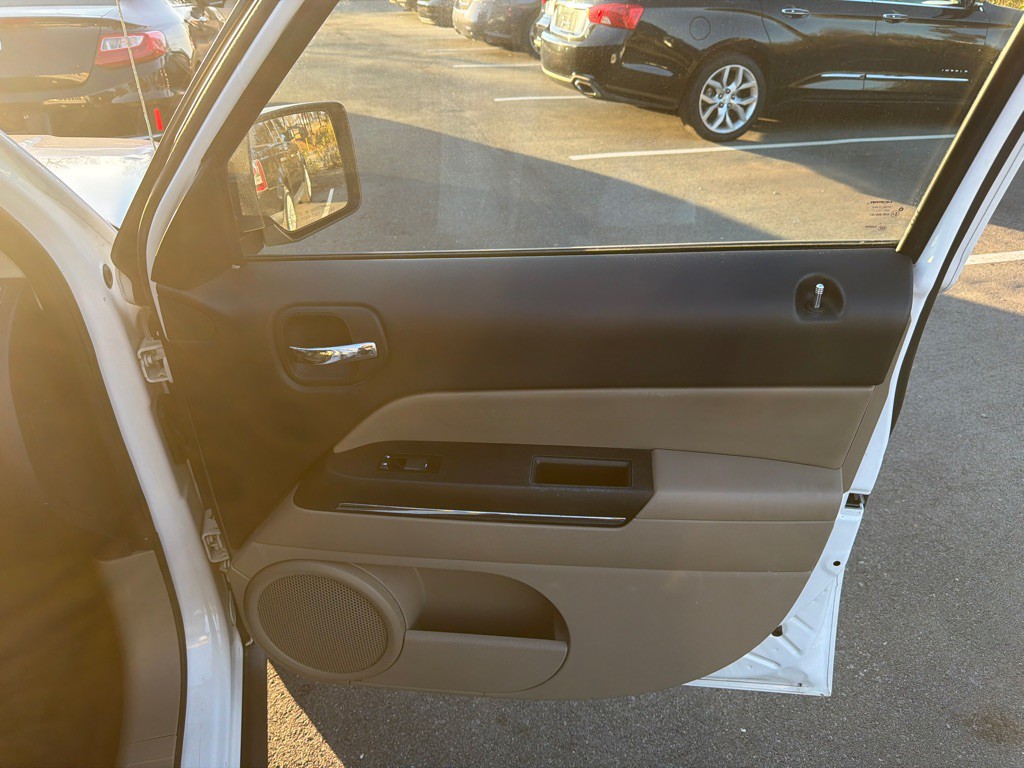 2013 Jeep Patriot Image 16