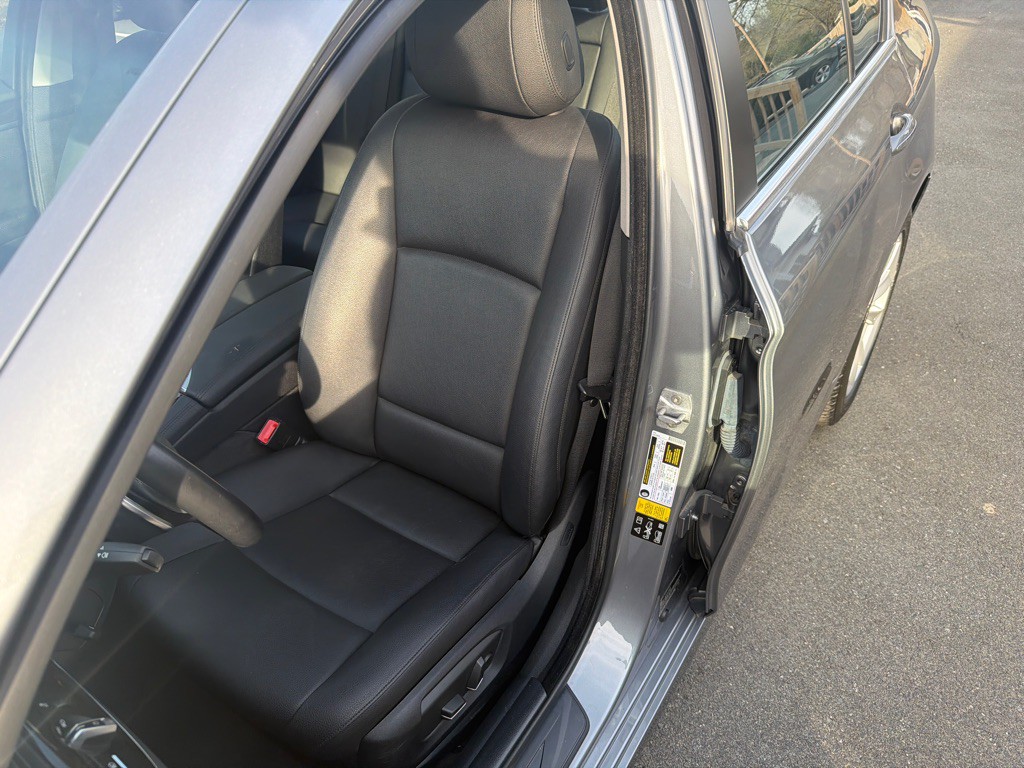 2016 BMW 5 Series Image 9