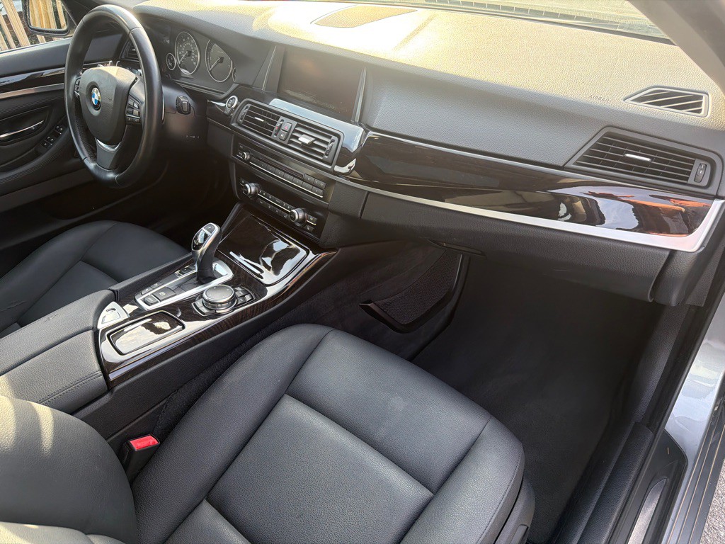 2016 BMW 5 Series Image 14
