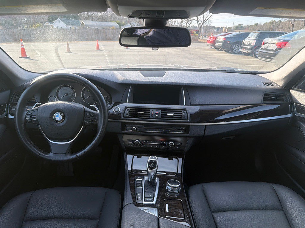2016 BMW 5 Series Image 18