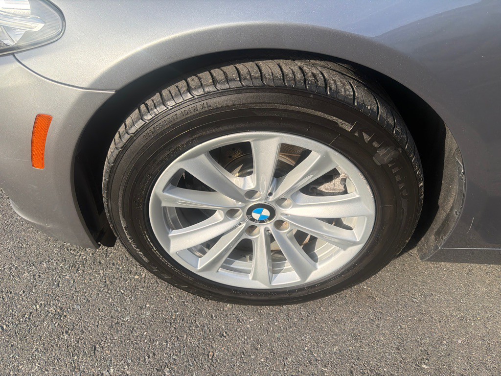2016 BMW 5 Series Image 27