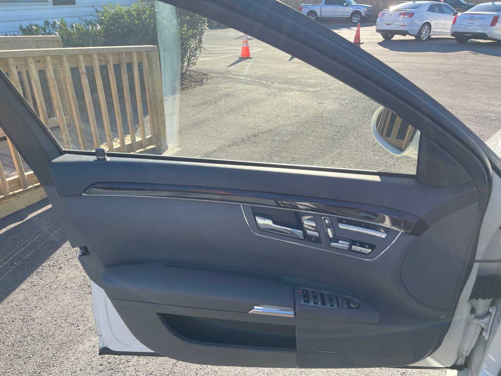 2007 Mercedes-Benz S-Class Image 10