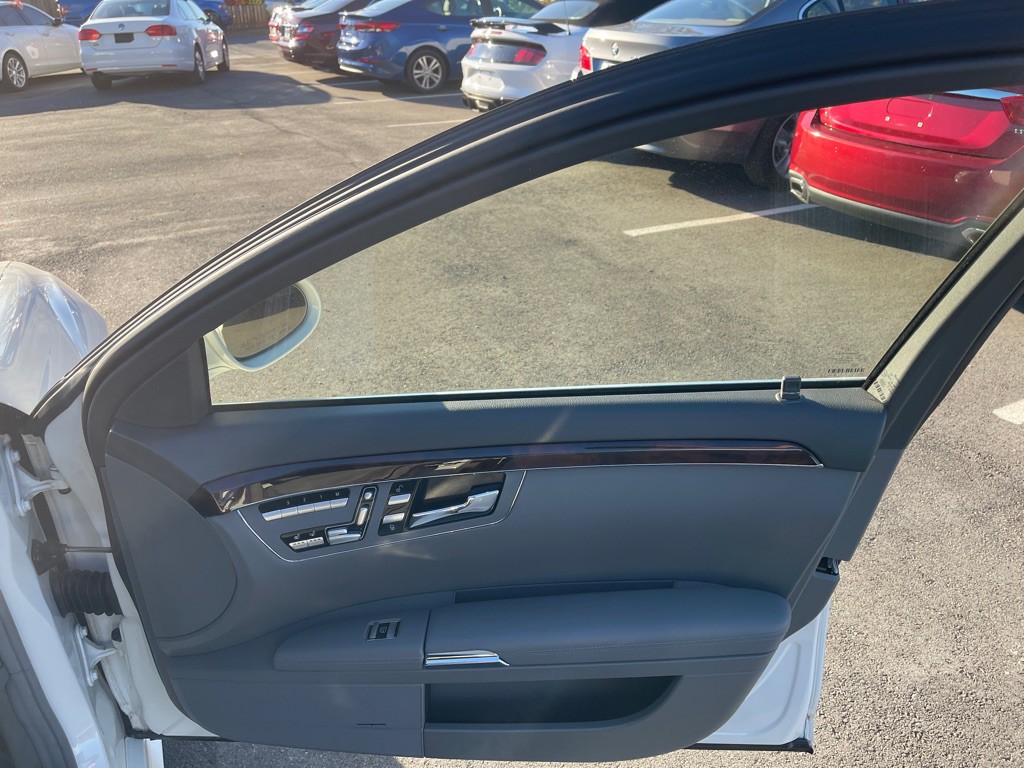 2007 Mercedes-Benz S-Class Image 16