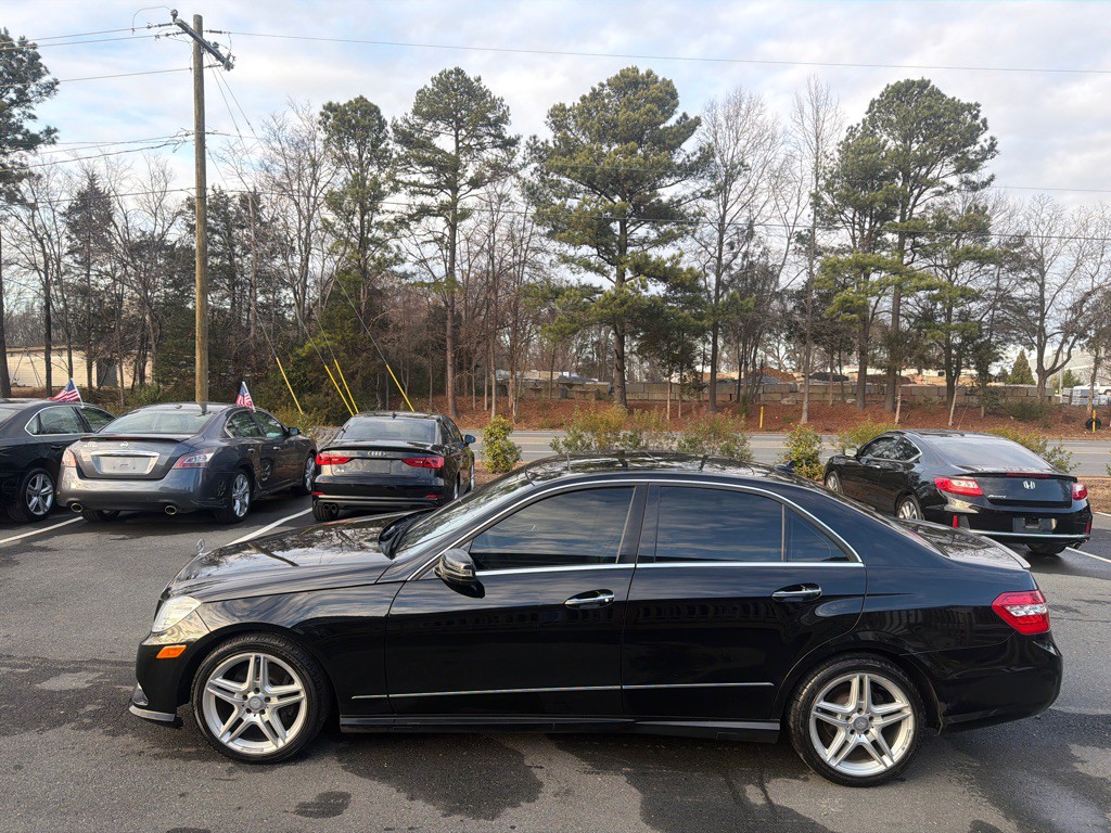 2013 Mercedes-Benz E-Class Image 3