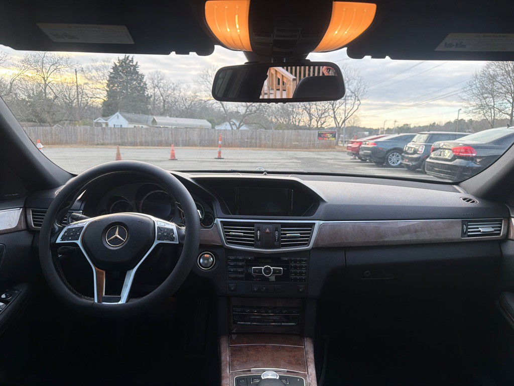 2013 Mercedes-Benz E-Class Image 18