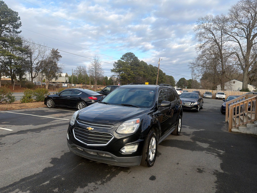 2017 Chevrolet Equinox Image 2