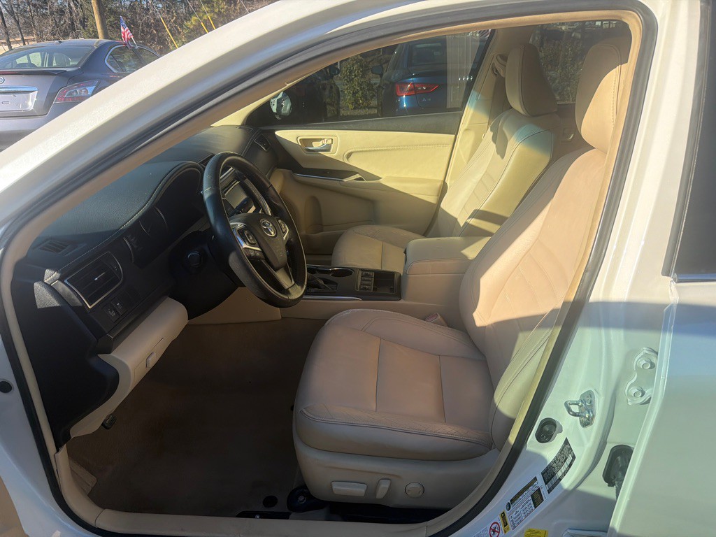 2015 Toyota Camry Image 7