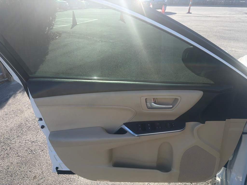 2015 Toyota Camry Image 10