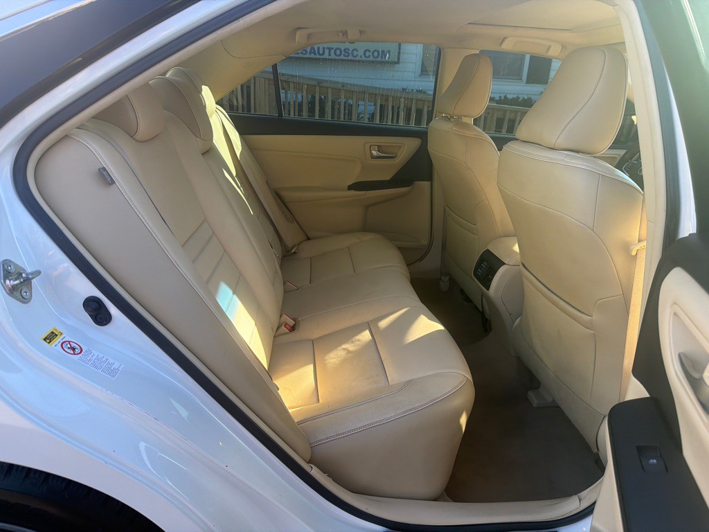 2015 Toyota Camry Image 12