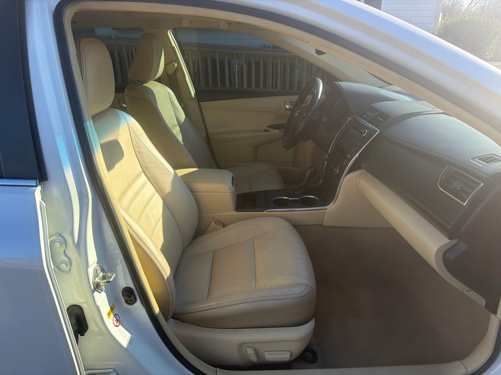 2015 Toyota Camry Image 13