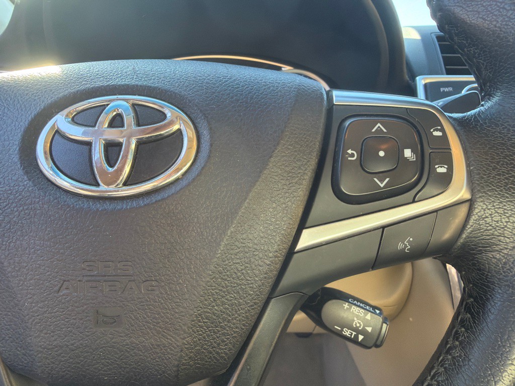 2015 Toyota Camry Image 25