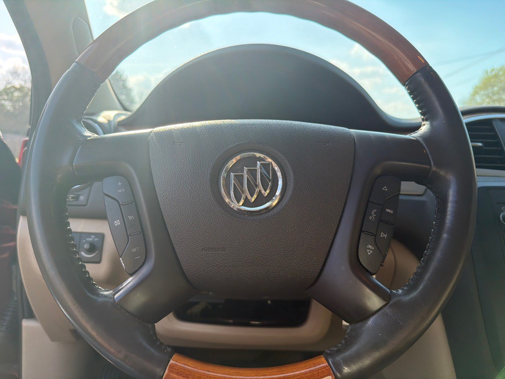 2012 Buick Enclave Image 24