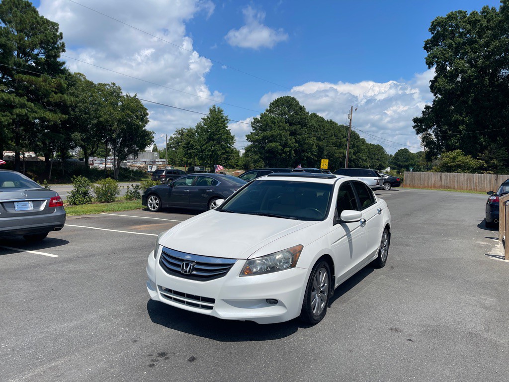 2011 Honda Accord Image 2