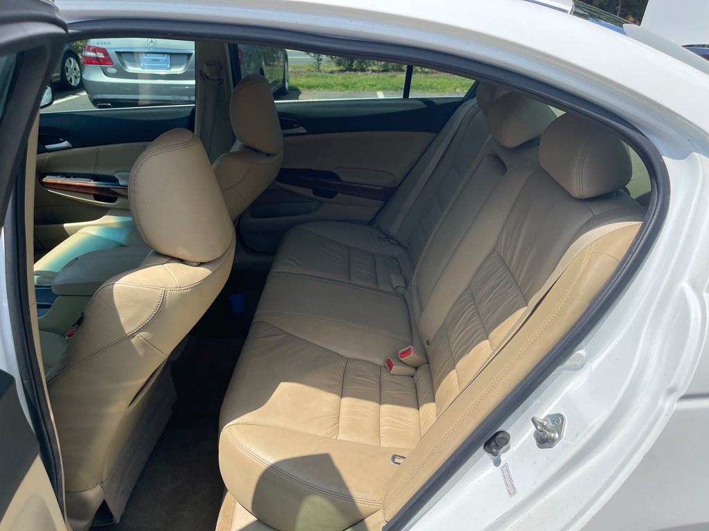 2011 Honda Accord Image 11