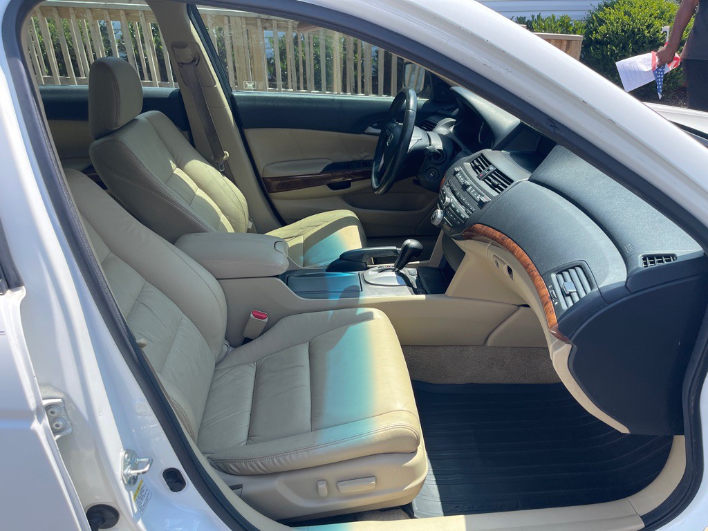 2011 Honda Accord Image 13