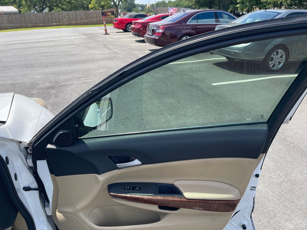 2011 Honda Accord Image 16